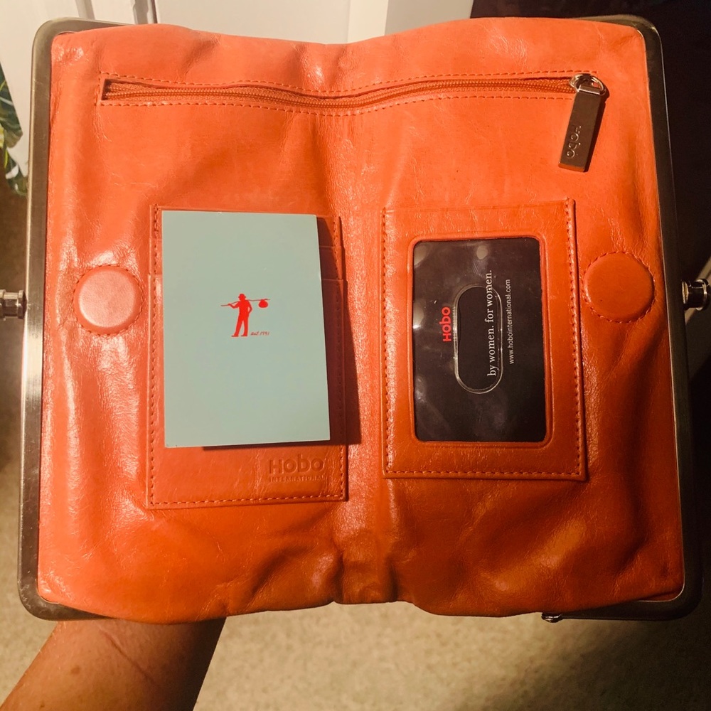 Hobo clutch wallet- like new